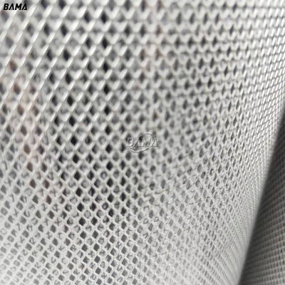ガラス繊維から作られた建設機械の部品